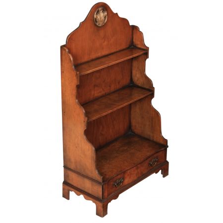 Kleines original antikes Queen Anne Nussbaum Bücherregal englisch 1920