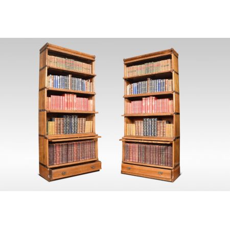 Zwei feine original antike Eichen Globe Wernicke Bücherschränke 1900