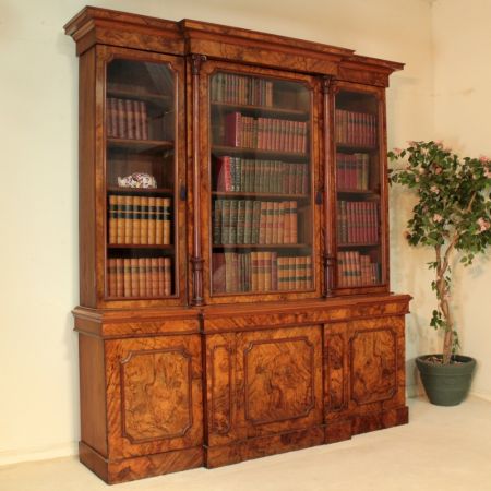 Einzigartiger Englischer Antiker William IV Breakfront Nussbaum Bücherschrank 1830