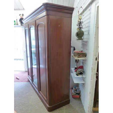 Antiker viktorianischer Englischer Kleiderschrank Mahagoni original 1840