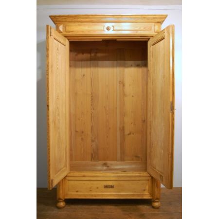 Antiker kleiner englischer Kiefernholz Kleiderschrank original 1870