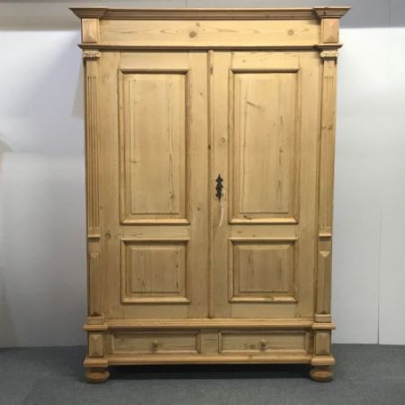 Britischer Antiker Kleiderschrank Kiefer Weichholz 1890