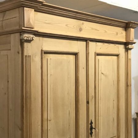 Britischer Antiker Kleiderschrank Kiefer Weichholz 1890