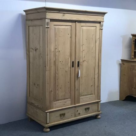 Kleiner antiker englischer Kleiderschrank Kiefer original 1920