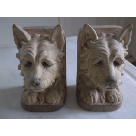 Original antike englische Gips Bücherstützen mit Terrier 1920