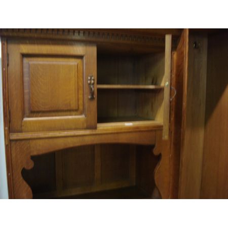 Original Antiker Englischer Arts and Craft Eichen Kleiderschrank ca. 1900