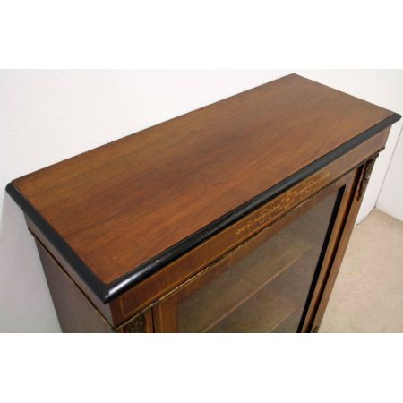 Feines antike viktorianische kleine Vitrine Nussbaum England 1880