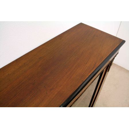 Feines antike viktorianische kleine Vitrine Nussbaum England 1880