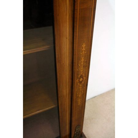 Feines antike viktorianische kleine Vitrine Nussbaum England 1880