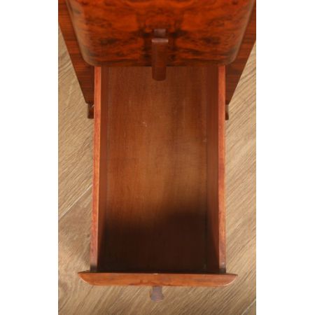 Schönes Paar original antike Art Deco Nachtschränke Nussbaum Englisch 1930