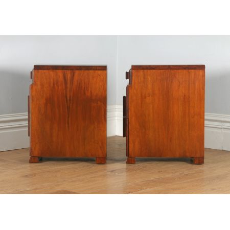 Schönes Paar original antike Art Deco Nachtschränke Nussbaum Englisch 1930