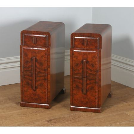 Schönes Paar original antike Art Deco Nachtschränke Nussbaum Englisch 1930