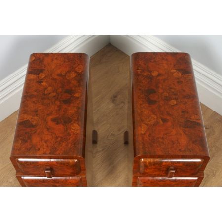Schönes Paar original antike Art Deco Nachtschränke Nussbaum Englisch 1930