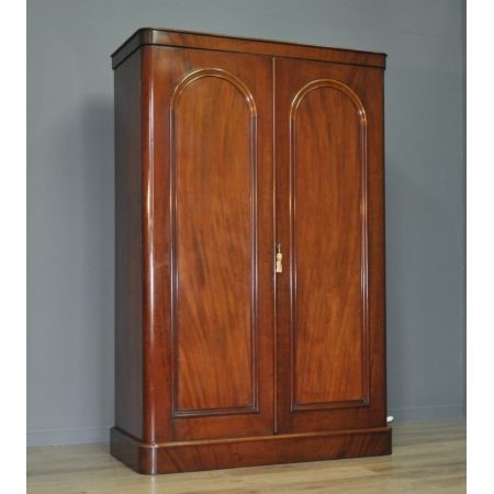 Sehr guter antiker viktorianischer Mahagoni Kleiderschrank englisch 1860
