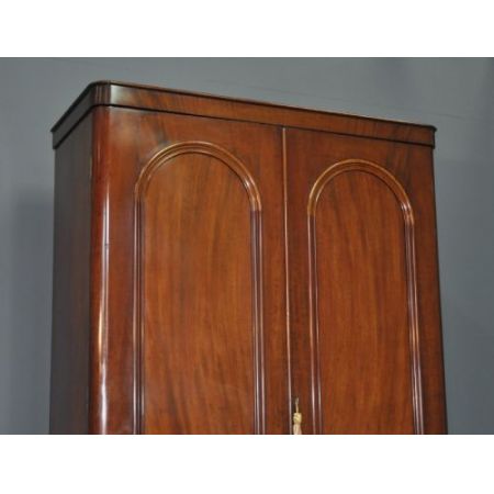 Sehr guter antiker viktorianischer Mahagoni Kleiderschrank englisch 1860