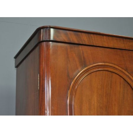 Sehr guter antiker viktorianischer Mahagoni Kleiderschrank englisch 1860