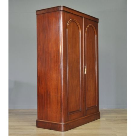 Sehr guter antiker viktorianischer Mahagoni Kleiderschrank englisch 1860