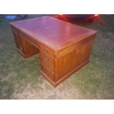 Stilvoller antiker englischer massiver Mahagoni Schreibtisch Pedestal Desk 1910