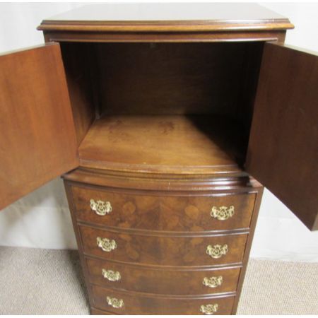 Hohe original antike Nussbaum Kommode England 1920