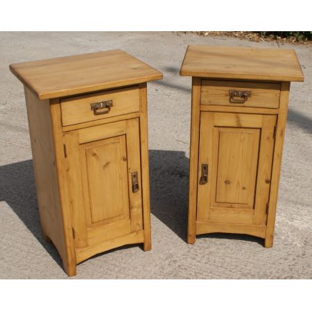 Feines Paar antike Kiefern Nachttische niederländisch 1900