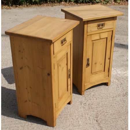 Feines Paar antike Kiefern Nachttische niederländisch 1900