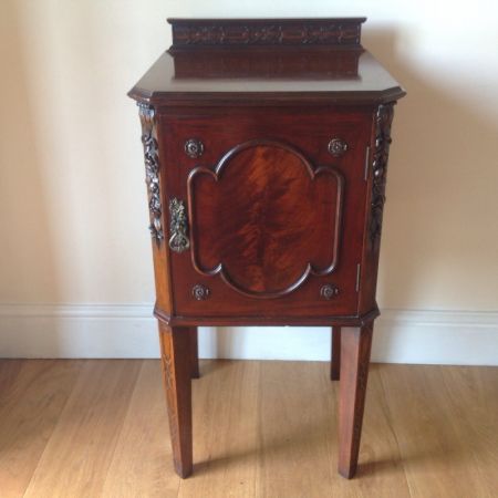 Antiker viktorianischer Mahagoni Nachtschrank England 1890