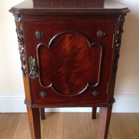 Antiker viktorianischer Mahagoni Nachtschrank England 1890