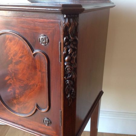 Antiker viktorianischer Mahagoni Nachtschrank England 1890