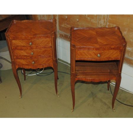 Original antike französische Königsholz Nachttische 1920