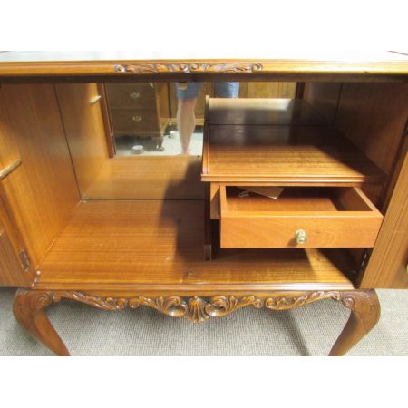 Ausgezeichnetes antikes englisches Nussbaum Sideboard ca 1920