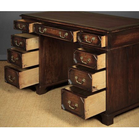 Original antiker englischer Eichen Schreibtisch ca 1920.