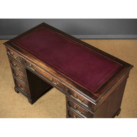 Original antiker englischer Eichen Schreibtisch ca 1920.