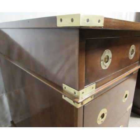 Toller antiker Nussbaum Militär Pedestal Schreibtisch englisch 1920