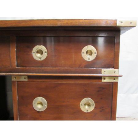 Toller antiker Nussbaum Militär Pedestal Schreibtisch englisch 1920