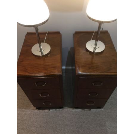 Bezaubernde antike Art Deco Nachtschränke Nussbaum englisch 1930