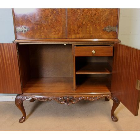 Fabelhafter antiker britischer Nussbaum Cocktail Schrank 1920
