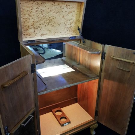 Original antikes britisches Art Deco Sideboard Nussbaum Cocktailschrank 1930