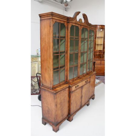 Original antiker georgianischer Nussbaum Breakfront Bücherschrank englisch 1910
