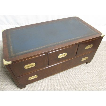 Englische Militär Mahagoni Kommode Sofatisch Leder antik 1920