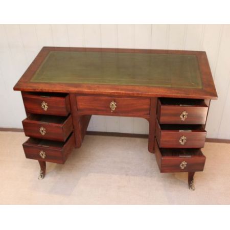 Feiner antiker viktorianischer Mahagoni Schreibtisch britisch 1850