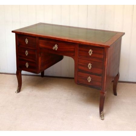 Feiner antiker viktorianischer Mahagoni Schreibtisch britisch 1850