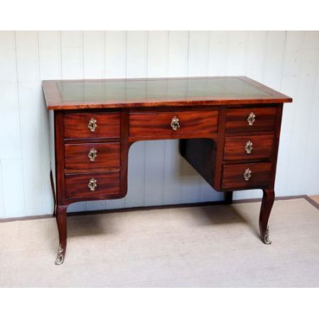 Feiner antiker viktorianischer Mahagoni Schreibtisch britisch 1850