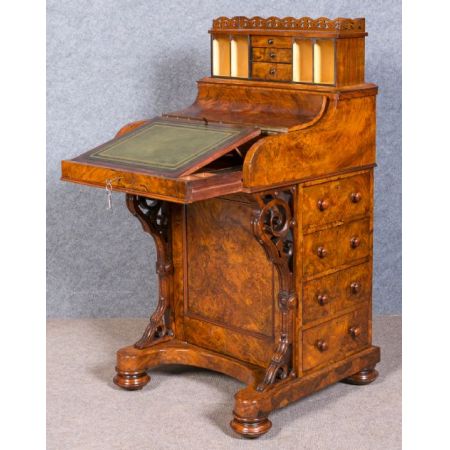 Faszinierender antiker viktorianischer Nussbaum Davenport Schreibtisch englisch 1870