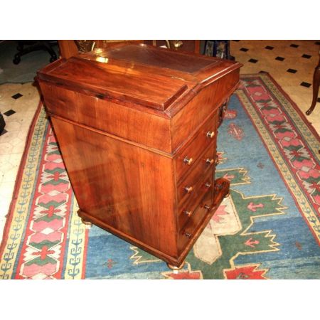 Hinreißender antiker viktorianischer Nussbaum Davenport Schreibtisch ca 1850