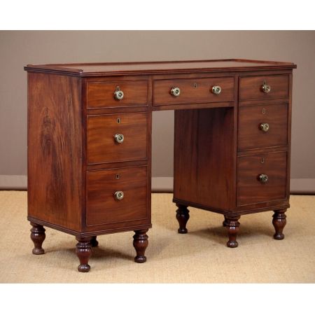 Feiner englischer antiker Mahagoni Schreibtisch William IV 1830