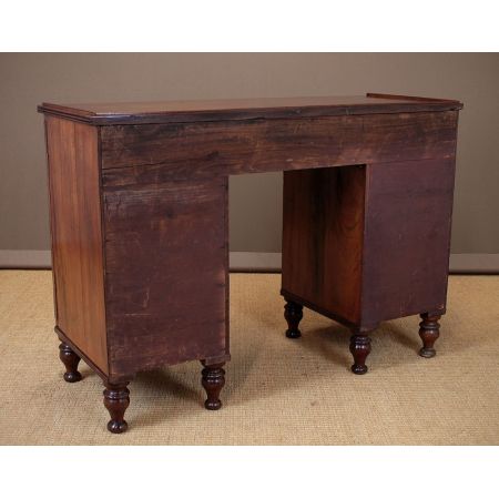 Feiner englischer antiker Mahagoni Schreibtisch William IV 1830