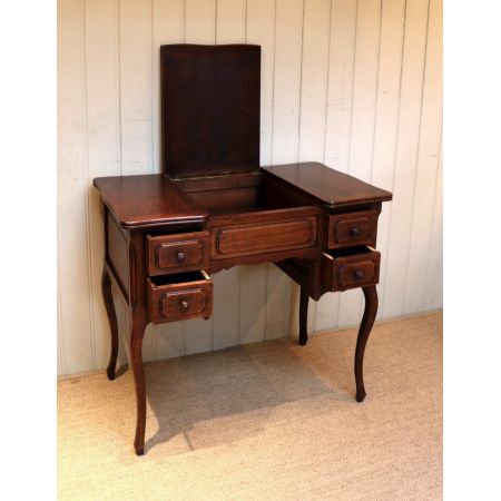 Hervorragender antiker kleiner Eichen Schreibtisch französisch 1910