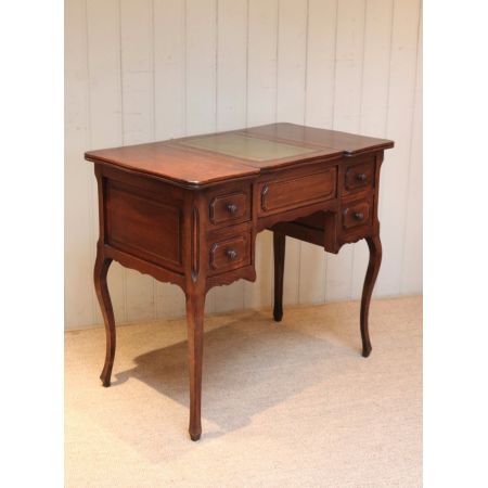 Hervorragender antiker kleiner Eichen Schreibtisch französisch 1910