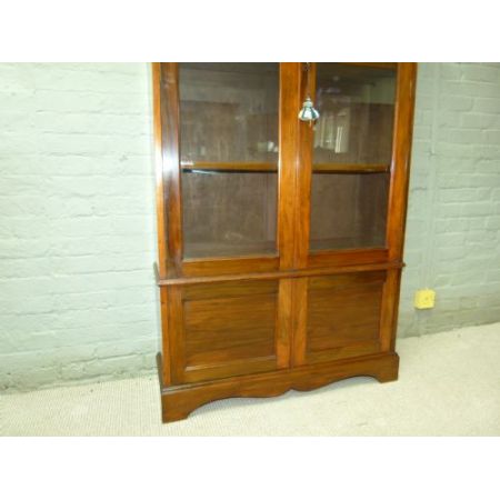 Fantastische antike Nussbaum Vitrine englisch ca 1900