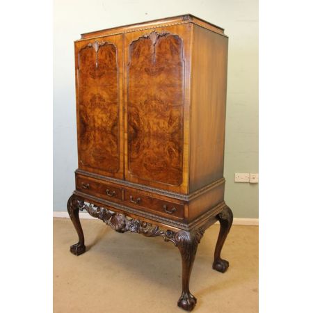 Original antiker britischer Nussbaum Cocktailschrank ca 1920